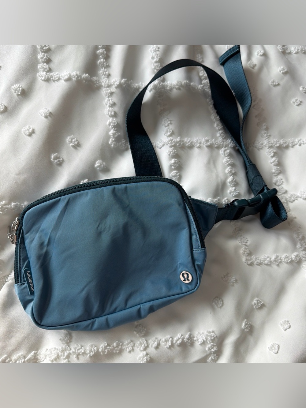 Lululemon Everywhere Belt Bag 2L - Utility Blue/Submarine Crossbody Fanny Pack